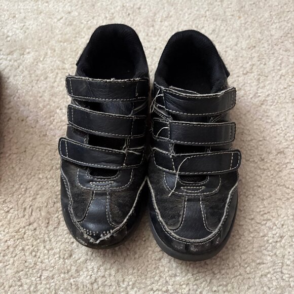 Bundle of 6 (six) pairs of kids shoes, size 12-13 - Picture 11 of 15